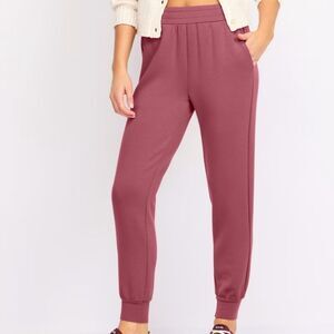 3385 We Wander Performaluxe Jogger Burgundy Medium NWT